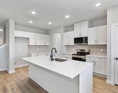 4267 Clovis Court - Photo Thumbnail 3
