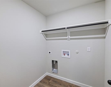 4267 Clovis Court - Photo Thumbnail 21