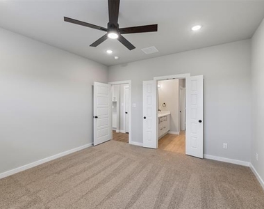 4267 Clovis Court - Photo Thumbnail 8