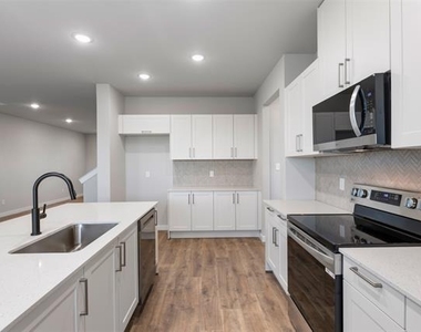 4267 Clovis Court - Photo Thumbnail 4