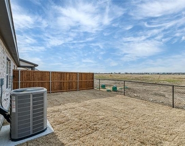 4267 Clovis Court - Photo Thumbnail 24