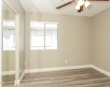 7005 S 31st Drive - Photo Thumbnail 7