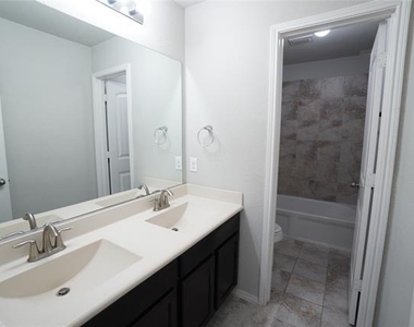 4005 Indian Paintbrush Lane - Photo Thumbnail 23