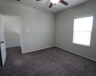 4005 Indian Paintbrush Lane - Photo Thumbnail 17