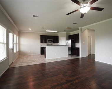 4005 Indian Paintbrush Lane - Photo Thumbnail 7