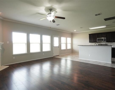 4005 Indian Paintbrush Lane - Photo Thumbnail 8