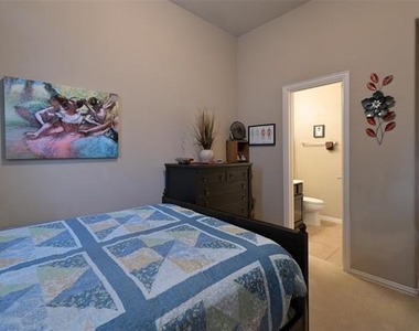 660 Payton Way - Photo Thumbnail 26