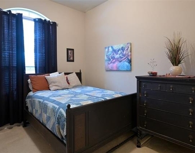 660 Payton Way - Photo Thumbnail 25