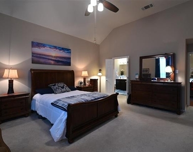 660 Payton Way - Photo Thumbnail 22