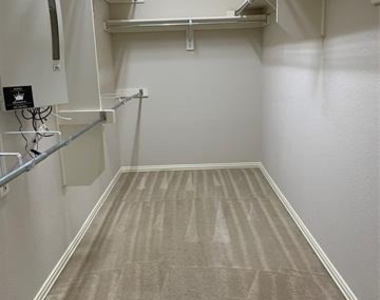 660 Payton Way - Photo Thumbnail 35