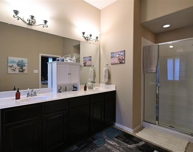 660 Payton Way - Photo Thumbnail 24