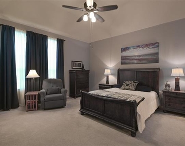 660 Payton Way - Photo Thumbnail 21