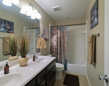660 Payton Way - Photo Thumbnail 28