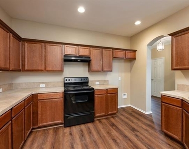 2510 Sedona Street - Photo Thumbnail 3