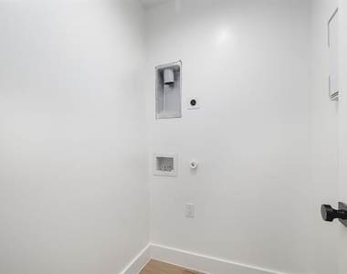 3053 Wycliff Avenue - Photo Thumbnail 19