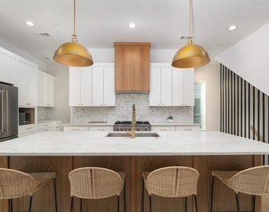 3053 Wycliff Avenue - Photo Thumbnail 9