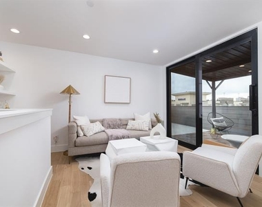 3053 Wycliff Avenue - Photo Thumbnail 28