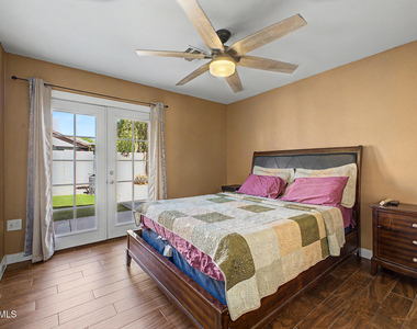 3819 N 106th Avenue - Photo Thumbnail 12