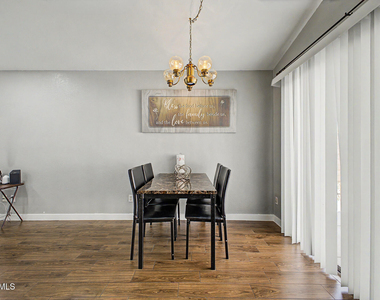3819 N 106th Avenue - Photo Thumbnail 8