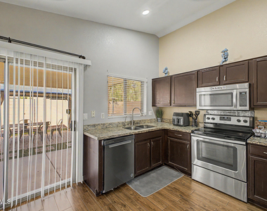 3819 N 106th Avenue - Photo Thumbnail 10