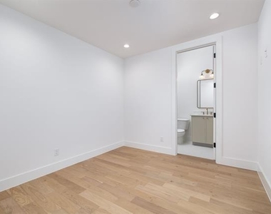 3053 Wycliff Avenue - Photo Thumbnail 17