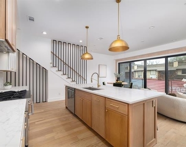 3053 Wycliff Avenue - Photo Thumbnail 10