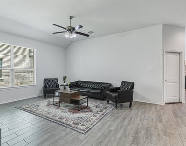 1704 Emilia Drive - Photo Thumbnail 3