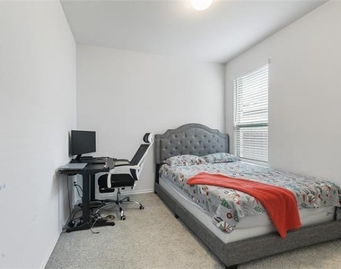 1704 Emilia Drive - Photo Thumbnail 13