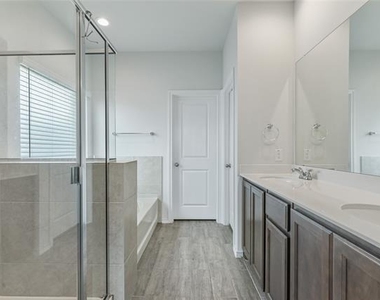 1704 Emilia Drive - Photo Thumbnail 10