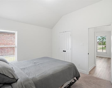 820 Boomer Lane - Photo Thumbnail 7