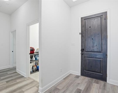 820 Boomer Lane - Photo Thumbnail 2