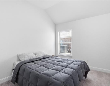 820 Boomer Lane - Photo Thumbnail 10