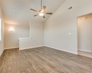 663 Wheatfield Drive - Photo Thumbnail 7