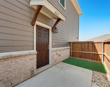 663 Wheatfield Drive - Photo Thumbnail 4