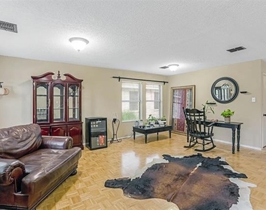 2345 Maple Drive - Photo Thumbnail 4