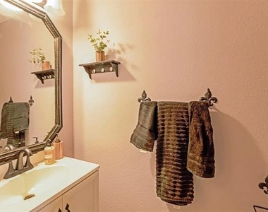 2345 Maple Drive - Photo Thumbnail 26