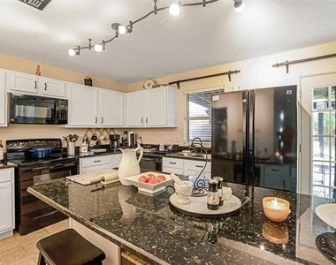 2345 Maple Drive - Photo Thumbnail 11