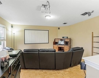 2345 Maple Drive - Photo Thumbnail 19
