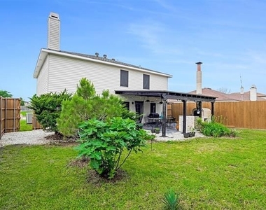 2345 Maple Drive - Photo Thumbnail 27