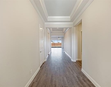 2813 Carisbrooke Street - Photo Thumbnail 10