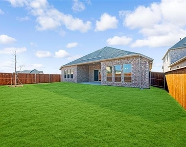 2813 Carisbrooke Street - Photo Thumbnail 24