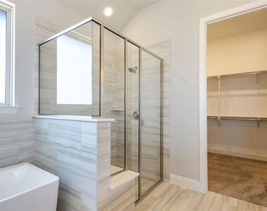 2813 Carisbrooke Street - Photo Thumbnail 17