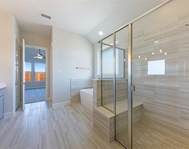 2813 Carisbrooke Street - Photo Thumbnail 16