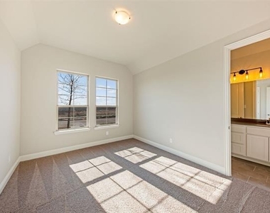 2813 Carisbrooke Street - Photo Thumbnail 19