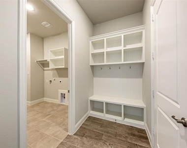 2813 Carisbrooke Street - Photo Thumbnail 22