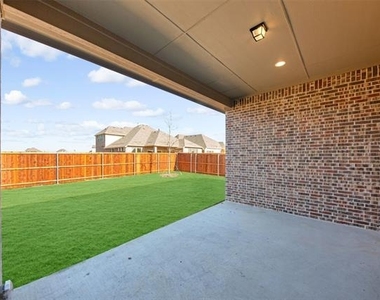 2813 Carisbrooke Street - Photo Thumbnail 23
