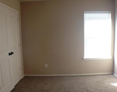 2304 Wood River Parkway - Photo Thumbnail 4