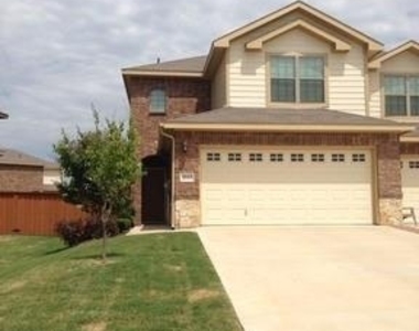 2304 Wood River Parkway - Photo Thumbnail 7