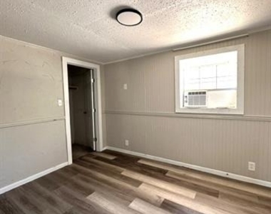 3201 Stephen F Austin - Photo Thumbnail 6