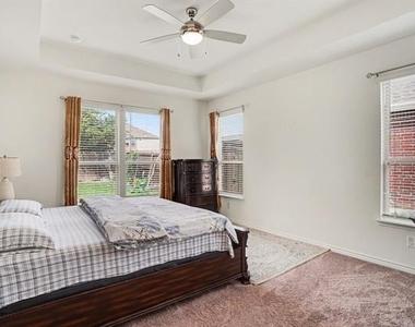 8825 Landergin Mesa Drive - Photo Thumbnail 18